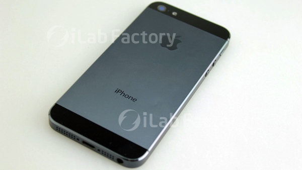 [Rumor] Leaked iPhone 5 Photos Show A Fully Assembled Device